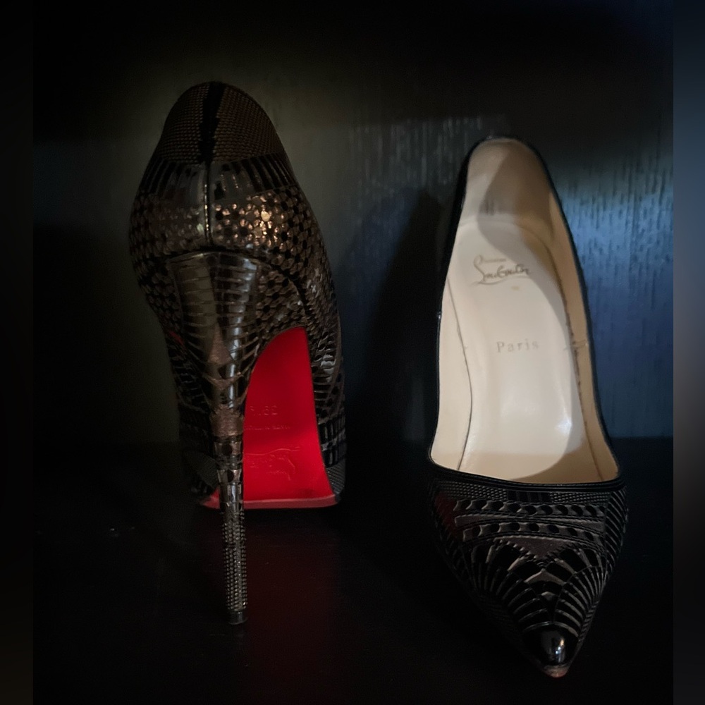 Christian Louboutin So Kate Kristali Burma Black Lasercut Pump Heels 39.5 Women